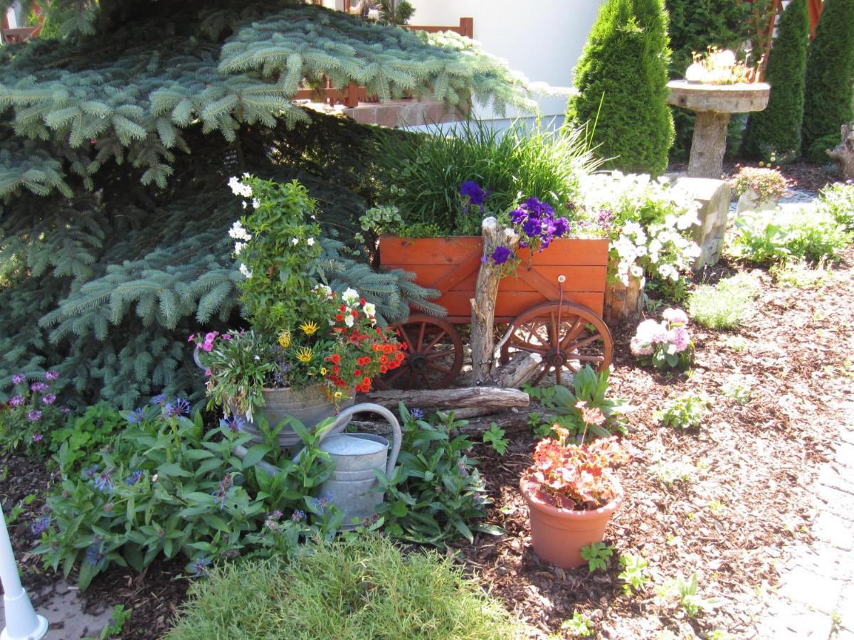 Ferienwohnung Im Schlossgarten Herbsleben Esterno foto